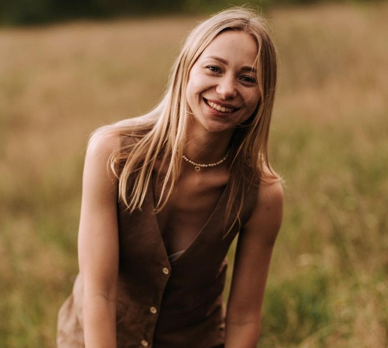 Міняюся на очах: дружина Павліка у спідньому пораділа фітнес-прогресу перед дзеркалом