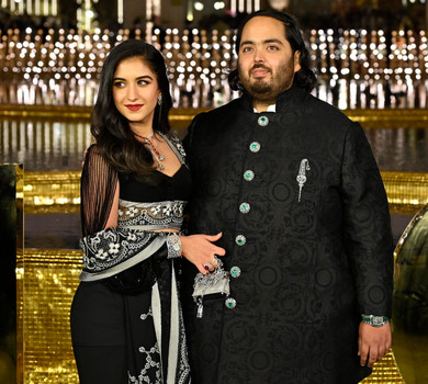 Виступ Ріанни і Цукерберг у золотих бабках: весільна туса сина найбагатшої людини Індії
