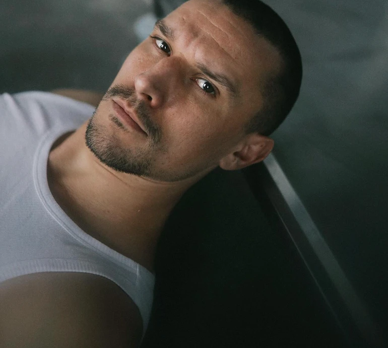 Під російський музон: Цимбалюк із дівчиною та Алхім відірвалися на вечірці. Відео