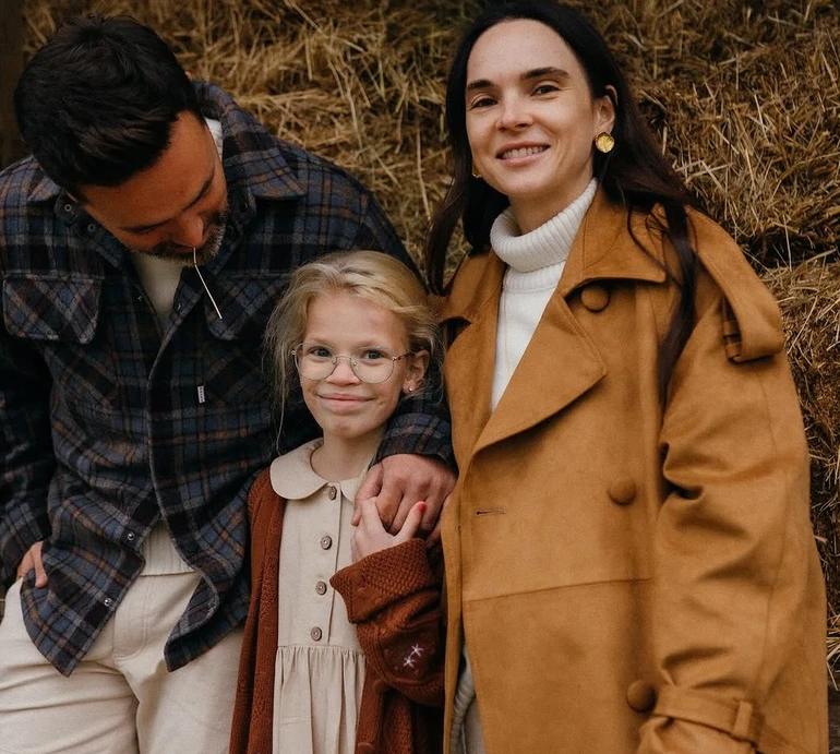 Для нас це квантовий стрибок: Мірошниченко похвалилася успіхами прийомної дочки у навчанні