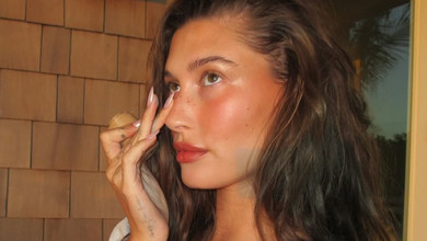 Неонові вії, ягідні губи та матовий фініш: 8 актуальних трендів макіяжу. Фото