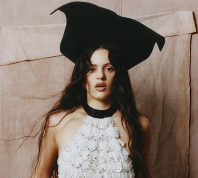 Провал на талант-шоу, роман із трансгендеркою та кліп у Києві: цікаве про Rosalía, яка заспівала українською