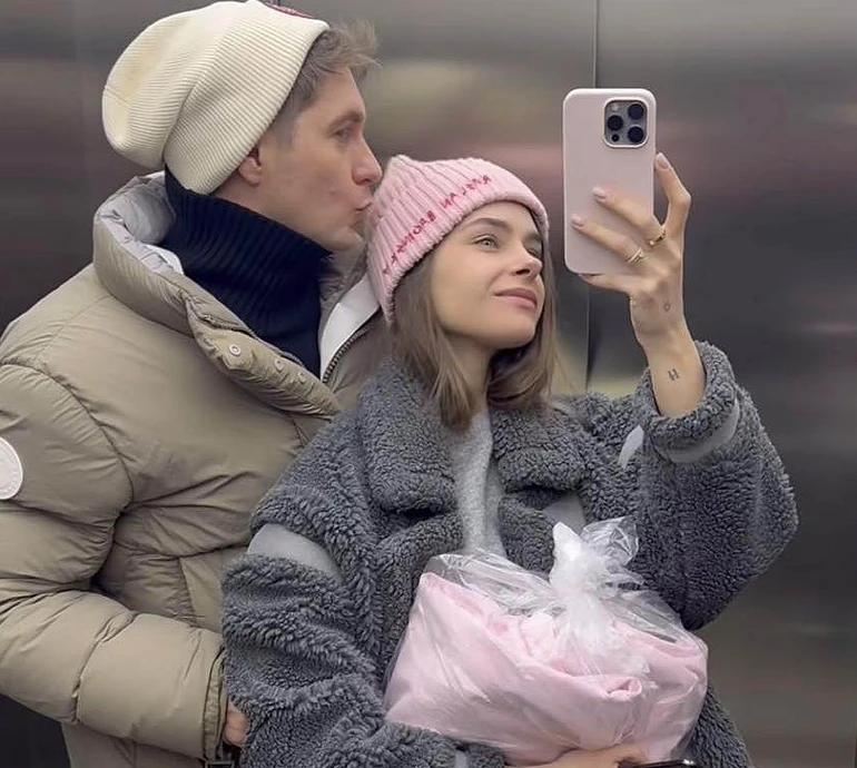 Іноді каже, що вульгарно: дружина Остапчука про його реакцію на її оголені фото та про те, чому від нього морозилась