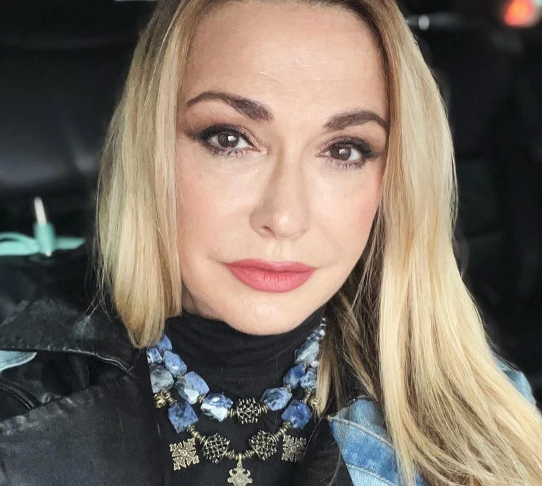 Сумська ніжно привітала доньку з 22-річчям та показала її фото