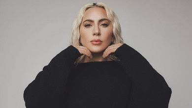 Lady Gaga з круглим животиком запідозрили у вагітності. Фото