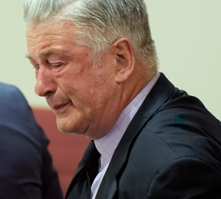 З Болдуїна зняли обвинувачення у ненавмисному вбивстві українки: актор розплакався у суді