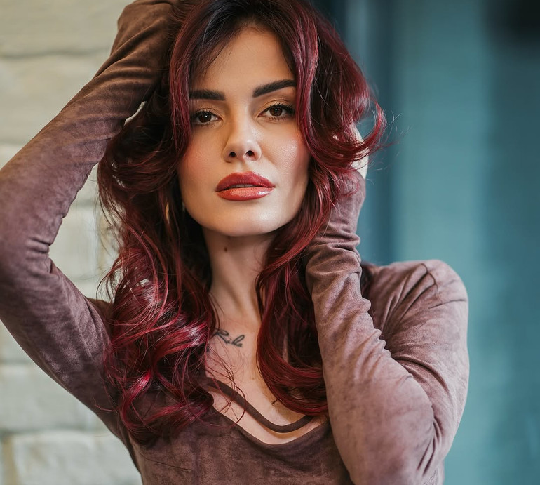 Час невблаганний: MamaRika розчулила щемливим кліпом та закликала обійняти батьків