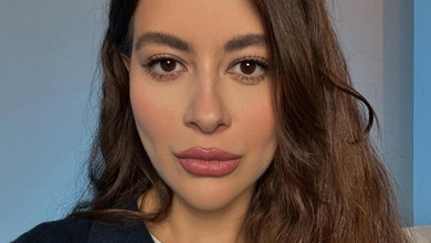 Було 3 учениці: Раміна з домашніми улюбленцями замилувала заняттям з пілатесу