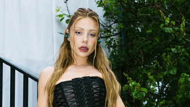 Кароль у складних стійках на руках показала, як бореться зі стресом. Відео