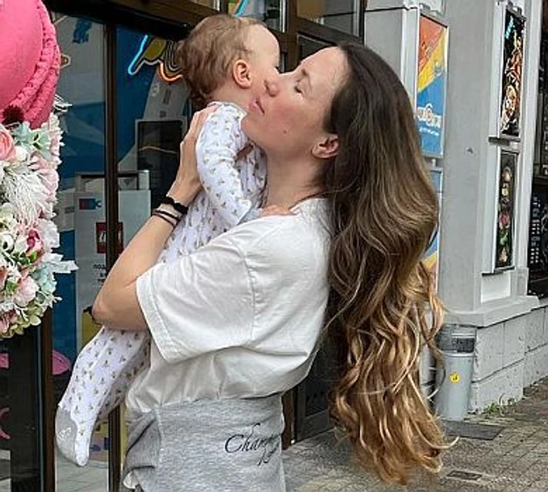 Невістка Ющенка у День Незалежності показалася з 1-річним сином