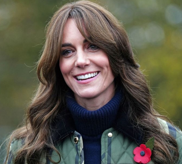 Міддлтон у джинсах-кльош та куртці за $1350 осідлала гірський велосипед у Шотландії