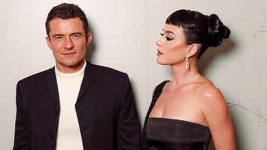 Б'юті-секрет: Перрі зірвала з себе чубчик та насмішила реакцією Блума. Відео