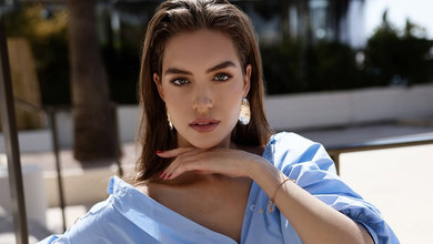 Шкіра, клітинка і оверсайз: Кучеренко в ефектному луці похизувалася стрункою талією в Каннах. Фото