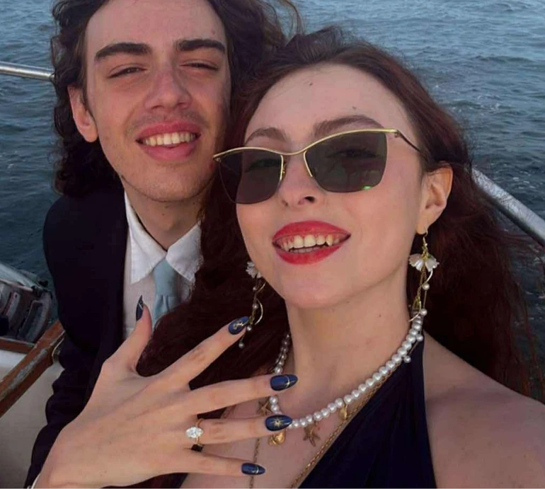 Вона сказала Yes: дочка Полякової здивувала освідченням іноземця на човні. Відео