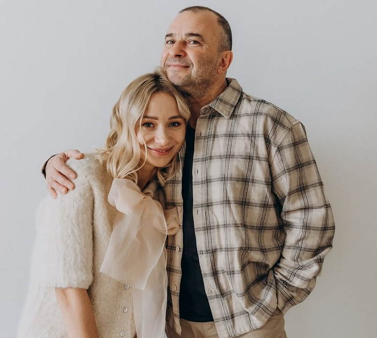 Мій маестро: Репяхова кадрами з концерту, пологів та з псом-безхатьком привітала Павліка з 59-річчям