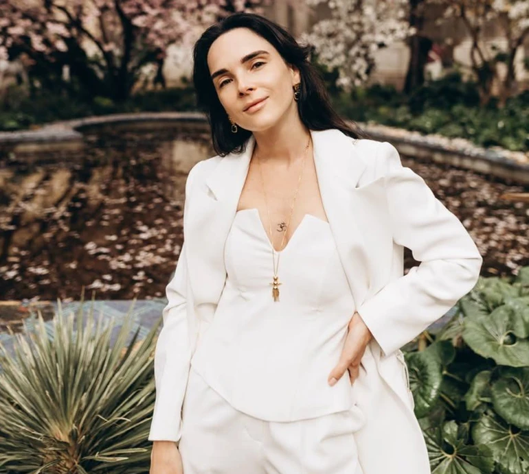 Квіткові орнаменти та звірятка: Мірошниченко зазнімкувала дітей у вишиванкових луках