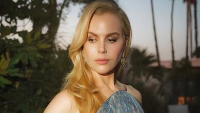 Хочу відчути себе справжньою: Кідман попозувала у спідньому та панчохах й пояснила, чому частенько йде зі світських вечірок