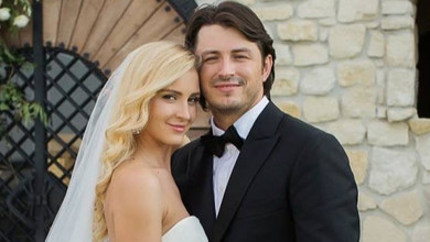 За спиною - гігабайти спогадів: Притула весільними фото привітав дружину з 10-ю річницею