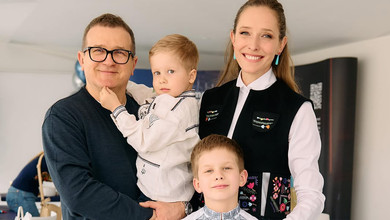 Мама з досвідом 22 роки: Осадча показала відпочинок із чоловіком і двома синами у Львові. Фото