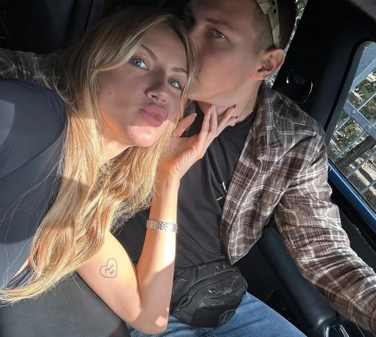 Наречений Нікітюк розповів (ні), як вони познайомилися, та показався з нею в ліжку