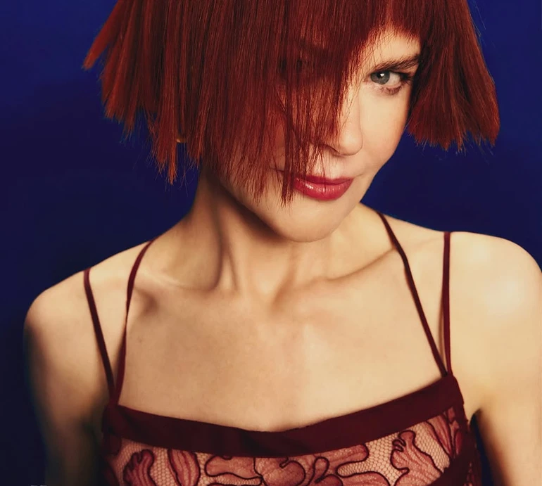 Мереживо, лосини та шовк: Кідман у сексі луках похизувалася тендітною фігурою в глянці. Фото