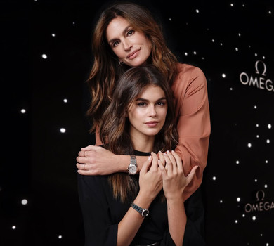 Кроуфорд у золотому максі з дочкою в червоному утворили ідеальний тандем на хіднику LACMA Art + Film Gala