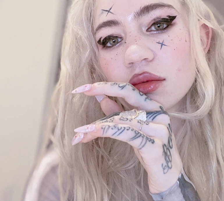 5 місяців не бачуся з одним із моїх малят: Grimes на тлі війни з Маском за опіку зробила відчайдушну заяву