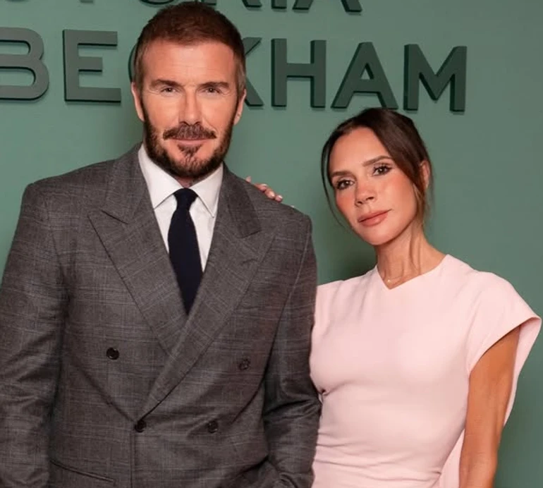 Спонтанний момент ніжності: Бекхеми поностальгували за зйомкою 20-річної давнини, а автор фото розповів милу історію про них