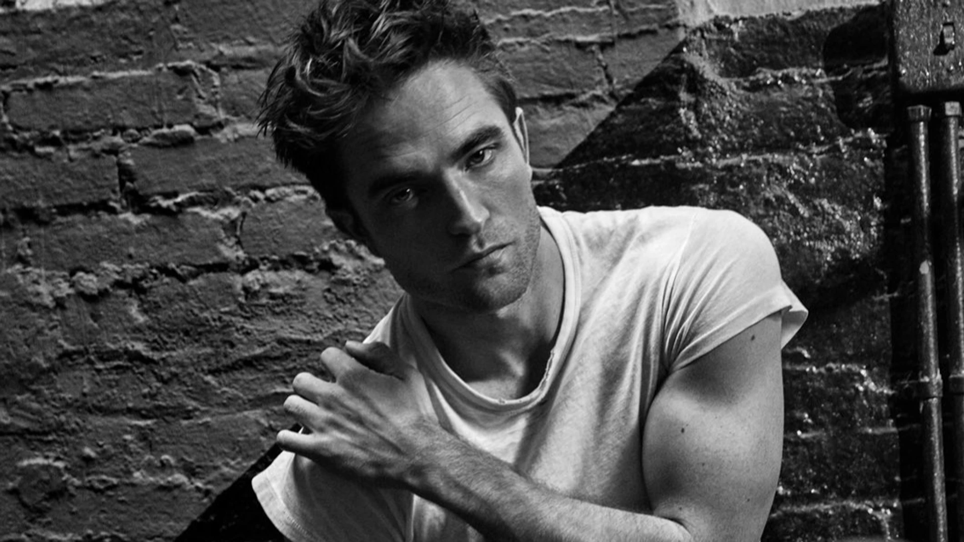 Продаж порножурналів, блювання заради ролі та немите волосся: 10 цікавих фактів про Роберта Паттінсона