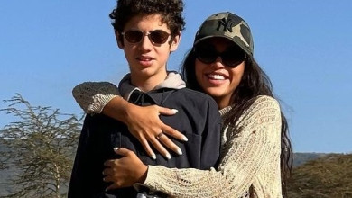 Дімопулос на згадку про сафарі зазнімкувалася з черепами та намітила країну для наступної пригоди