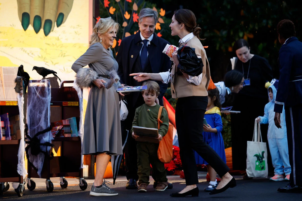 Блінкени вирішили, що це весело - одягти сина в костюм Зеленського 