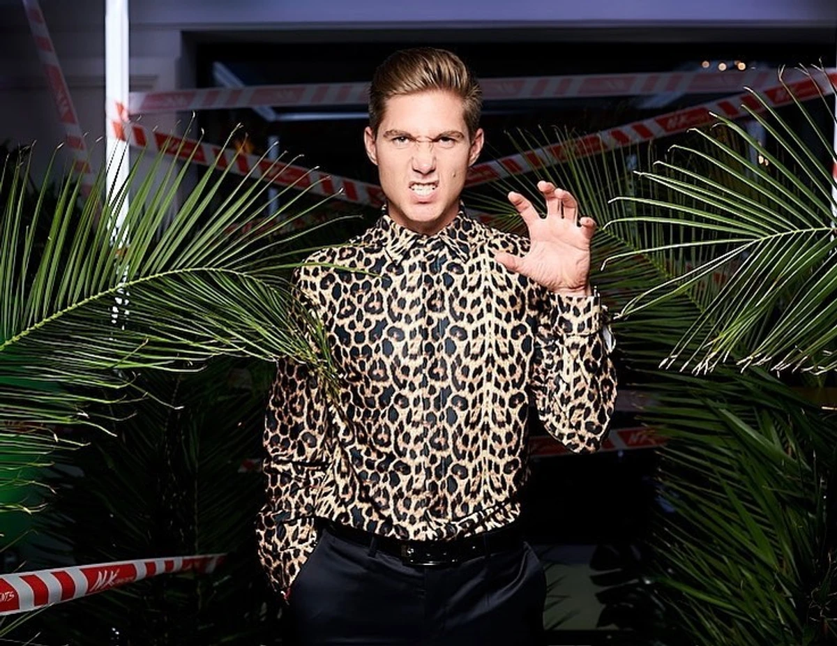 У Вови тепер є молода дружина, яка активно захищає його в мережі 