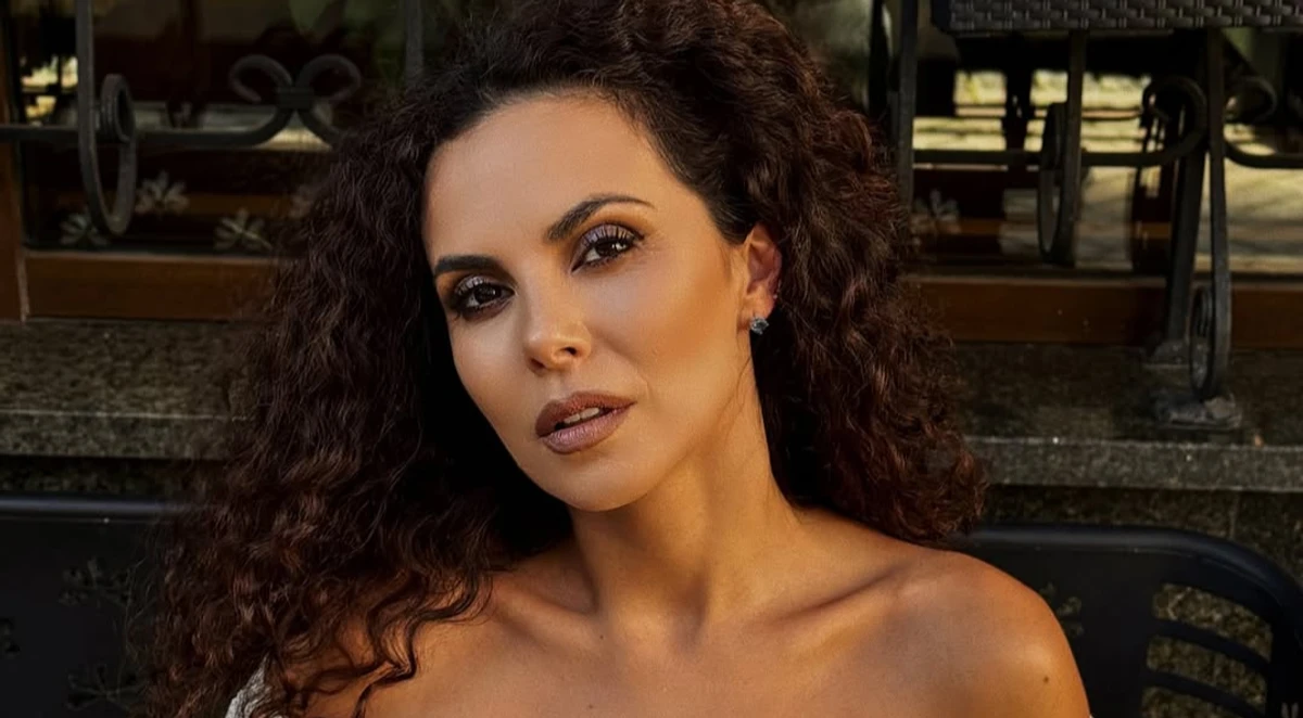 Настя Каменських позує для фото