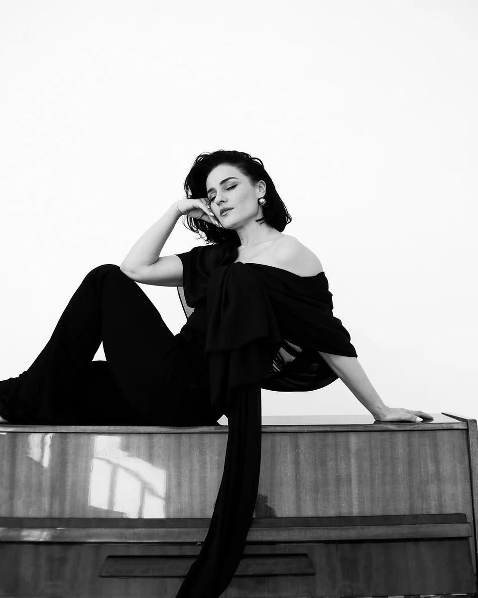 Марта Адамчук посиділа на піаніно