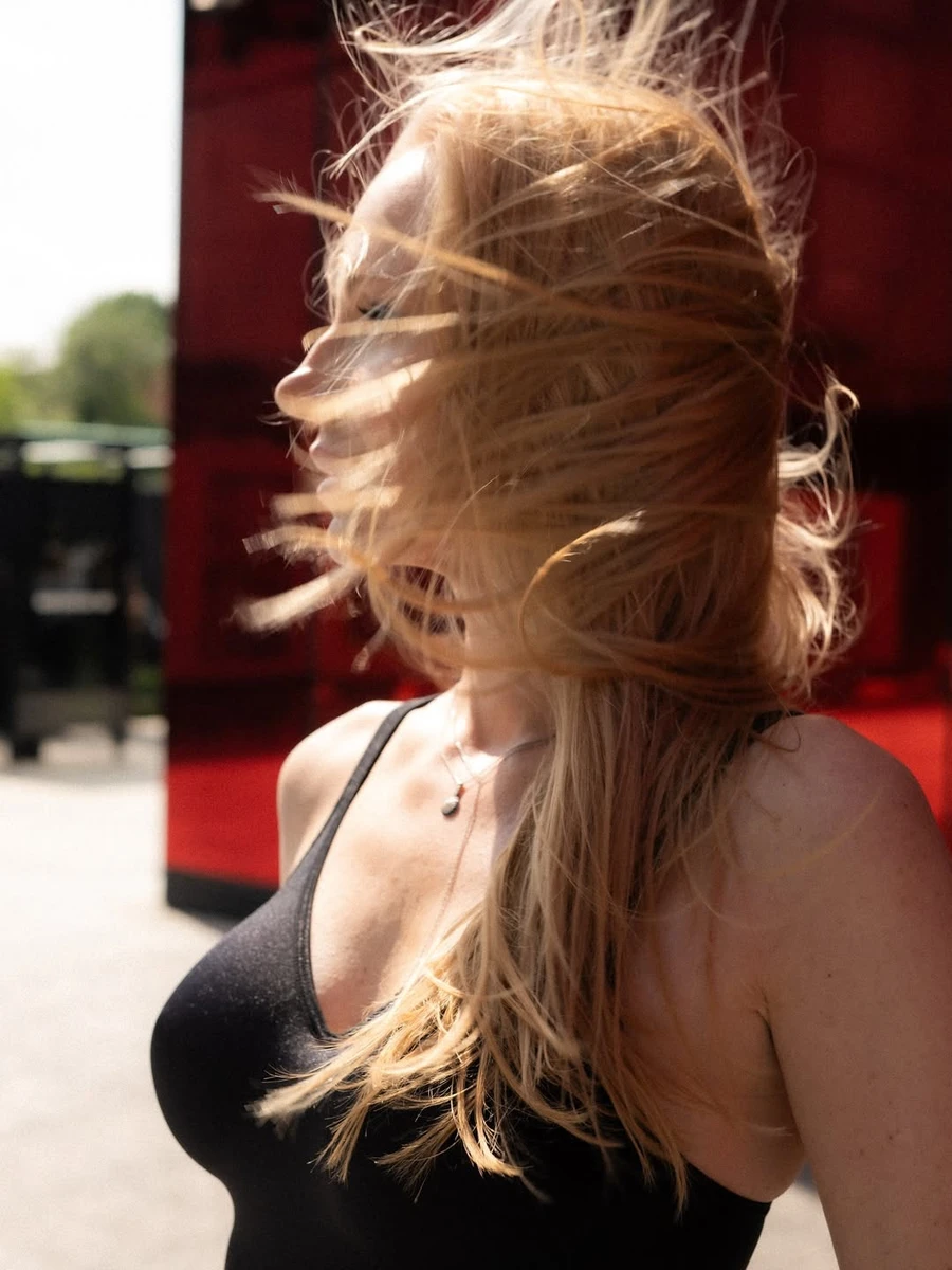 Даша Трегубова показала нові фото