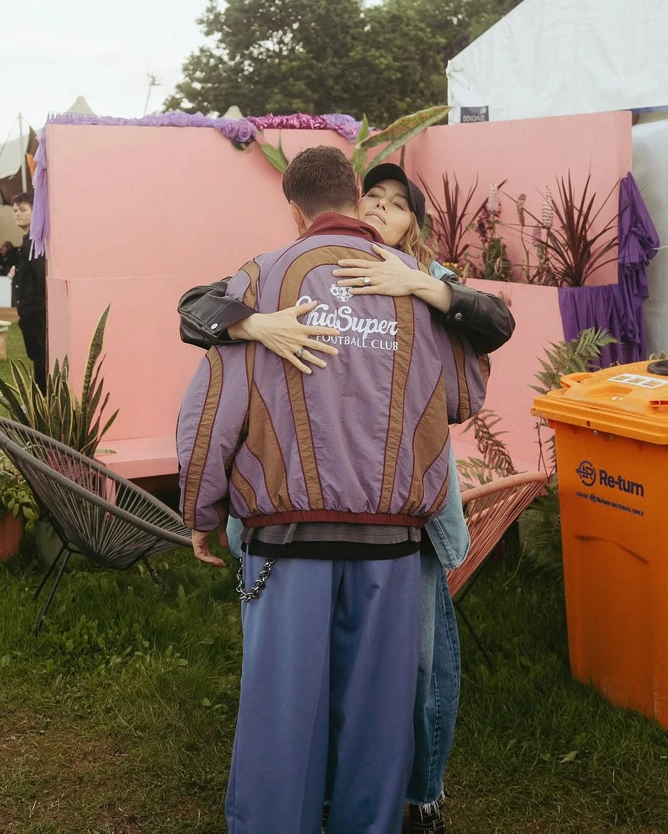 Джессіка Біл пообіймала Джастіна Тімберлейка після його концерту