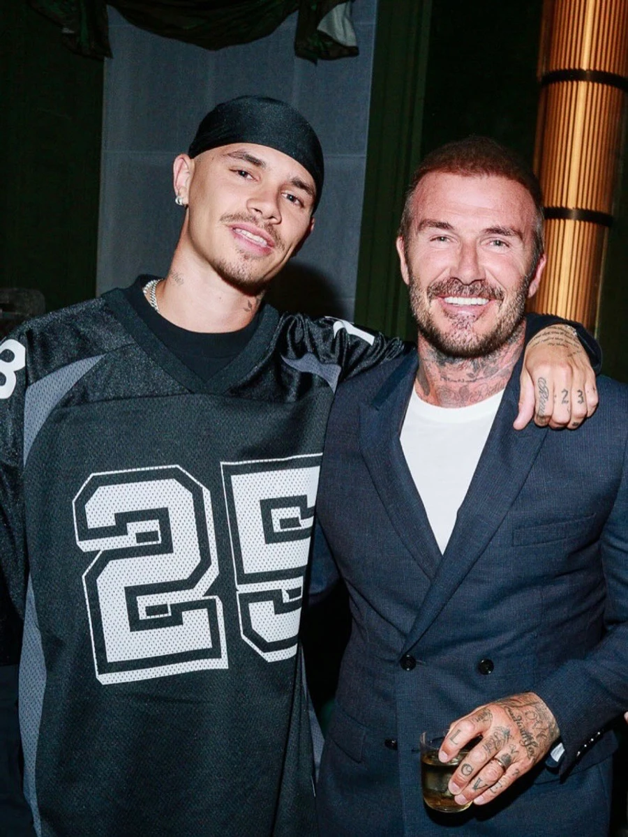 Ромео Бекхем обіймає відомого батька