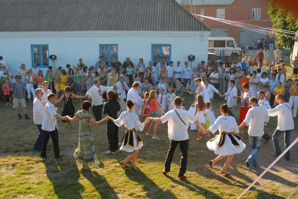 Святкування весілля фронтмена ТІК