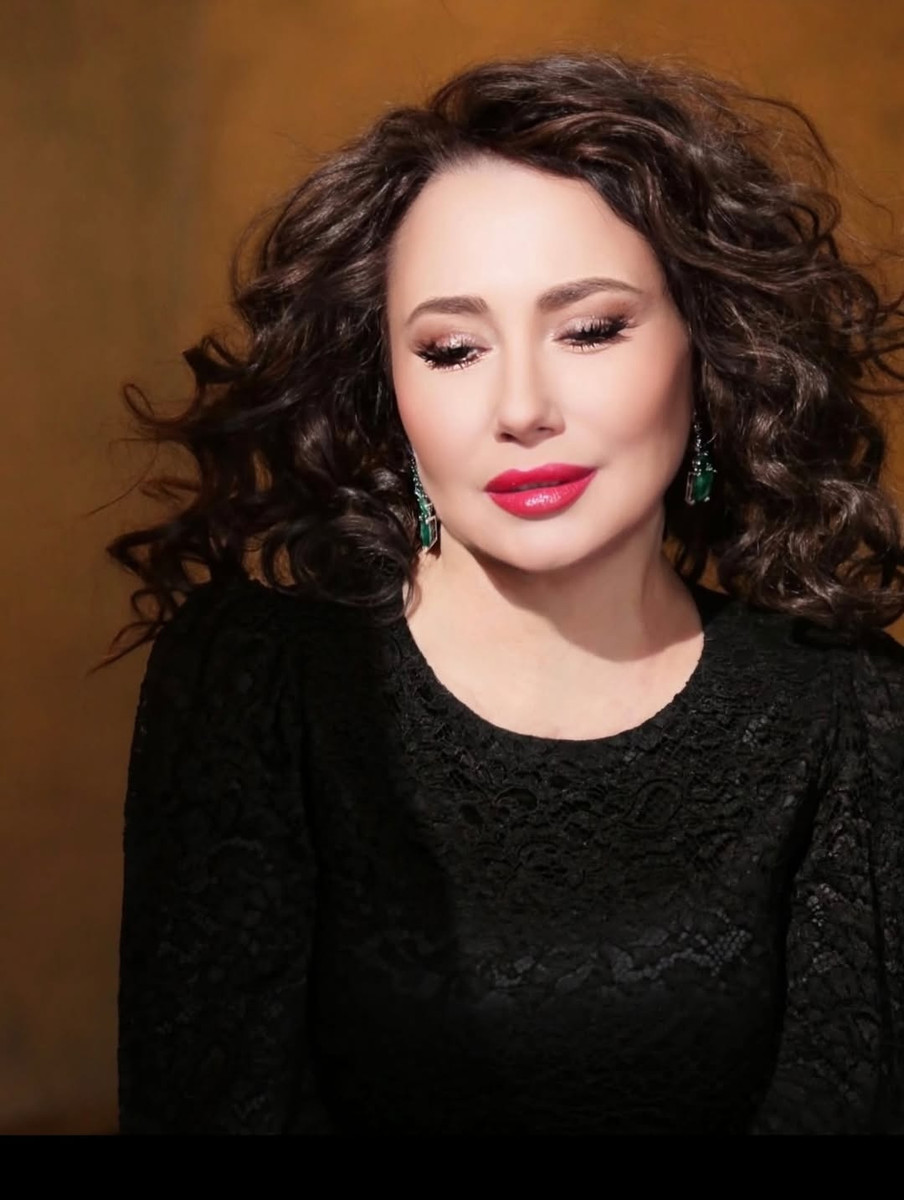 Олена Мозгова