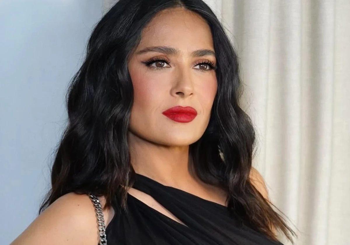 Сальма Хаєк позує для фото