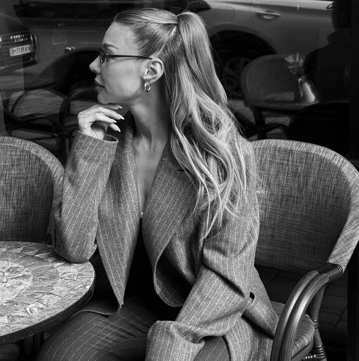 Тіна Кароль похвалилася стильним луком на осінь просто неба