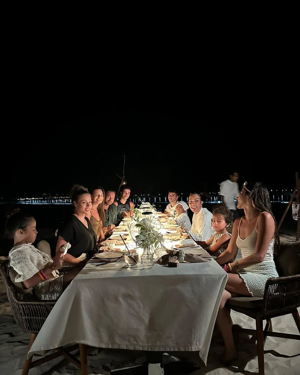 Святкова атмосфера на Мальдівах 