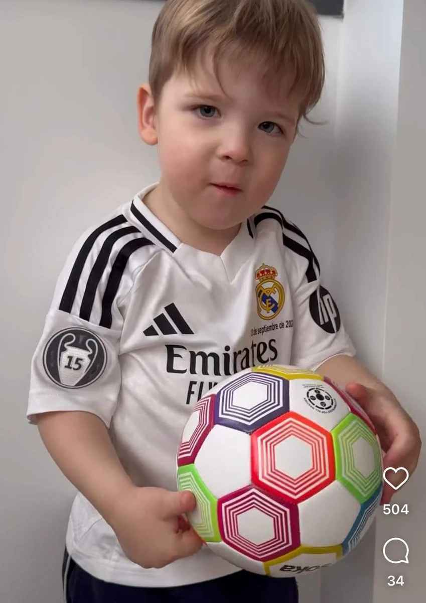 Син Луніна заспівав для батька