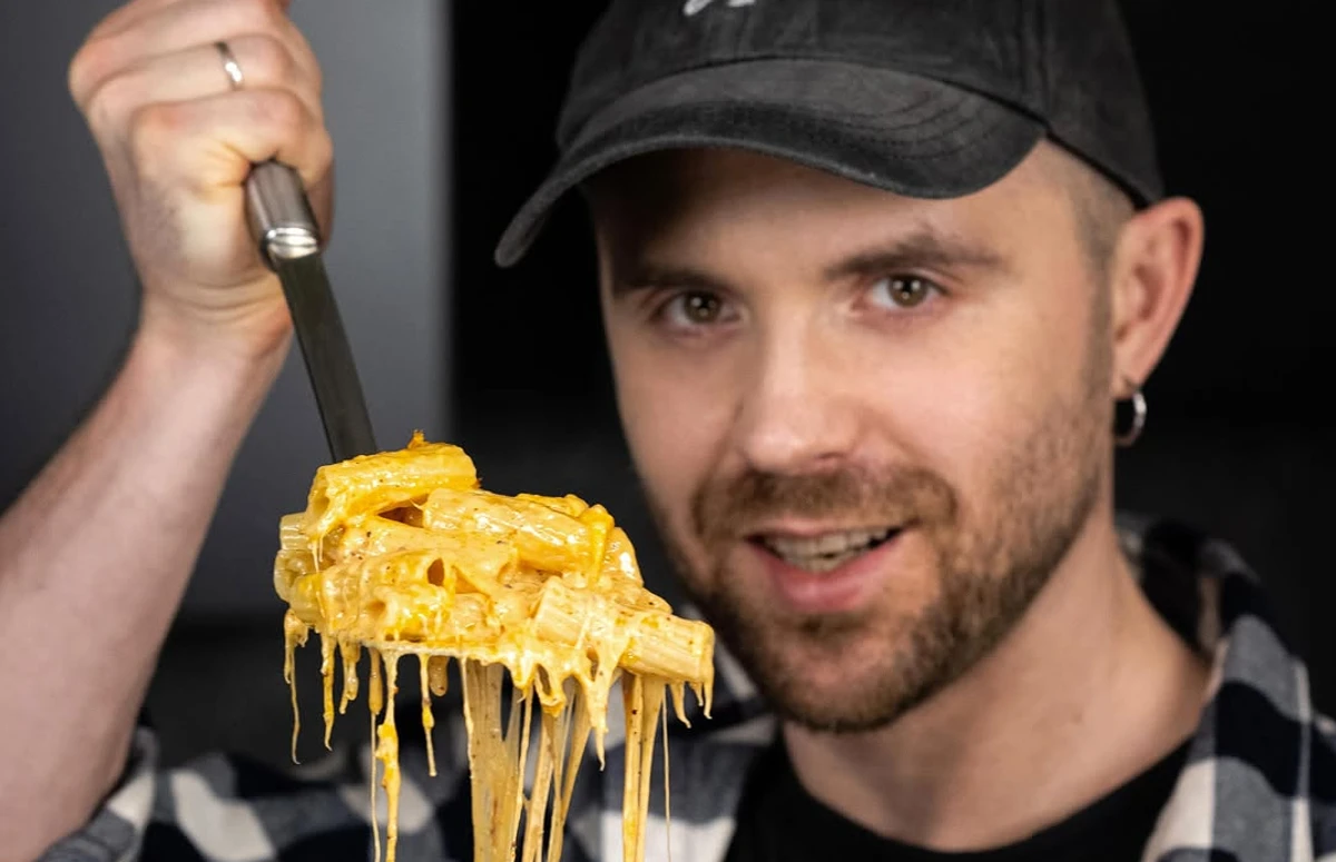 Кацурін приготував макарони з сиром