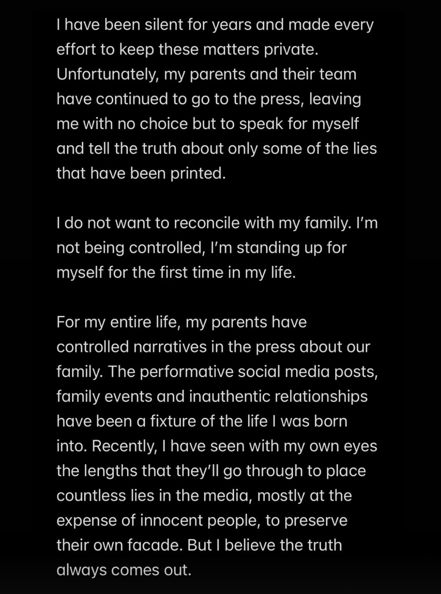 Старший син Бекхемів заявив, що вони його контролювали