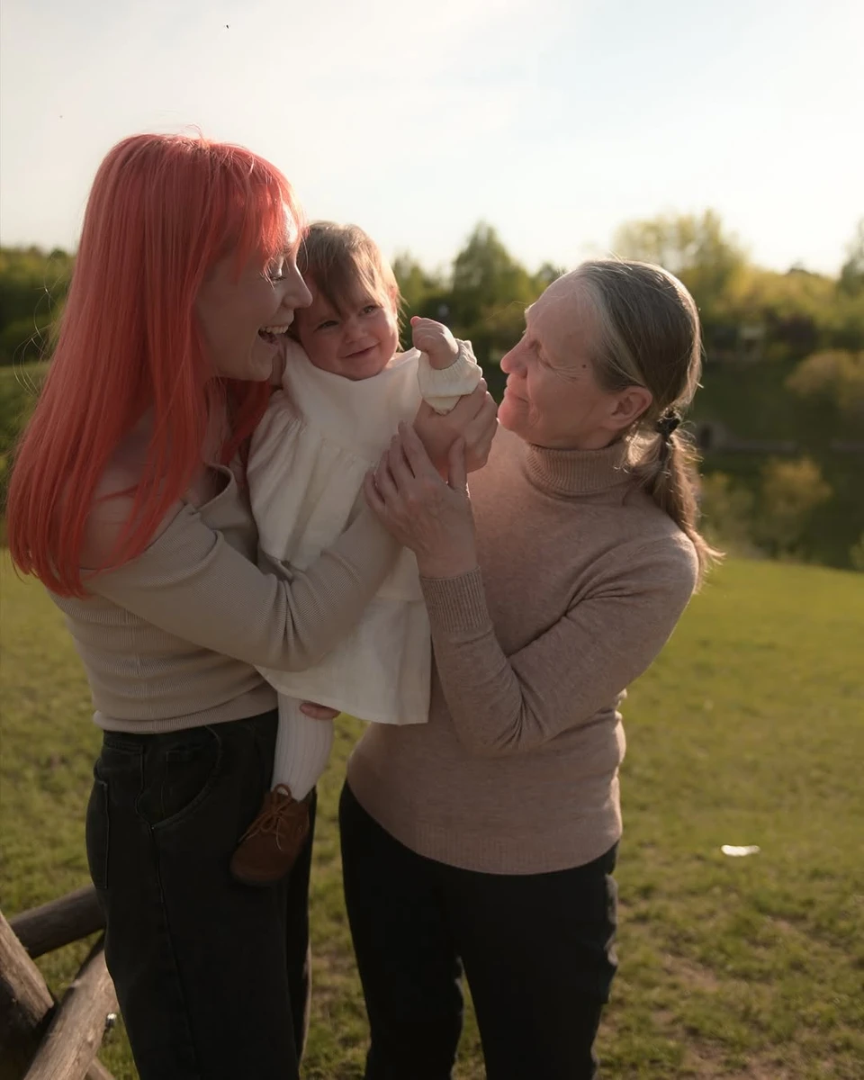 Світлана Тарабарова з мамою погралася зі своєю дочкою