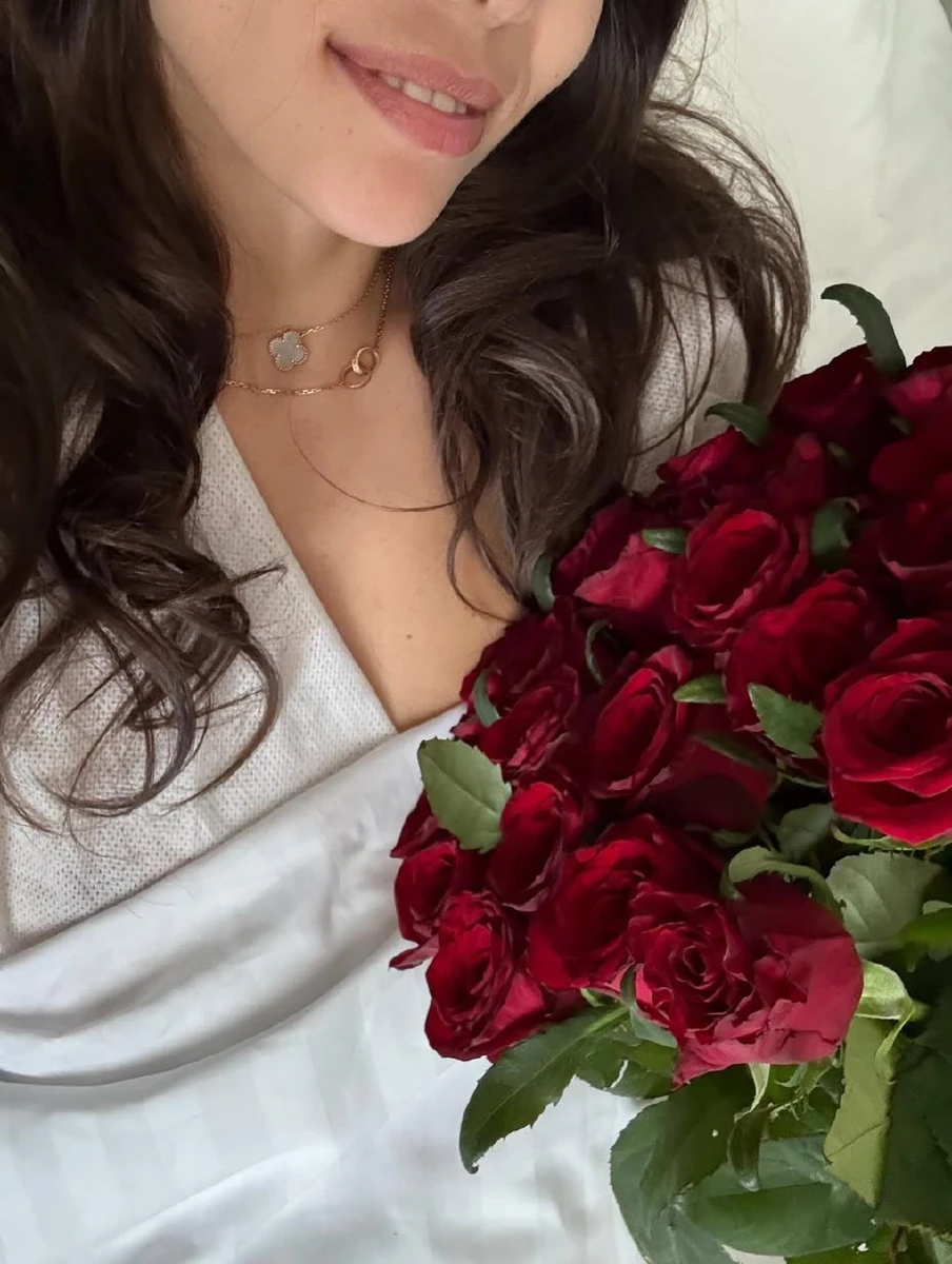 Неплях з букетом троянд