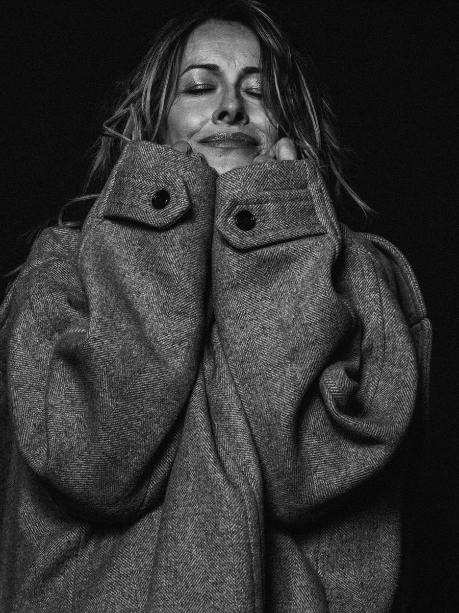 Затишне велике пальто - найкращий одяг для похмурої осені 