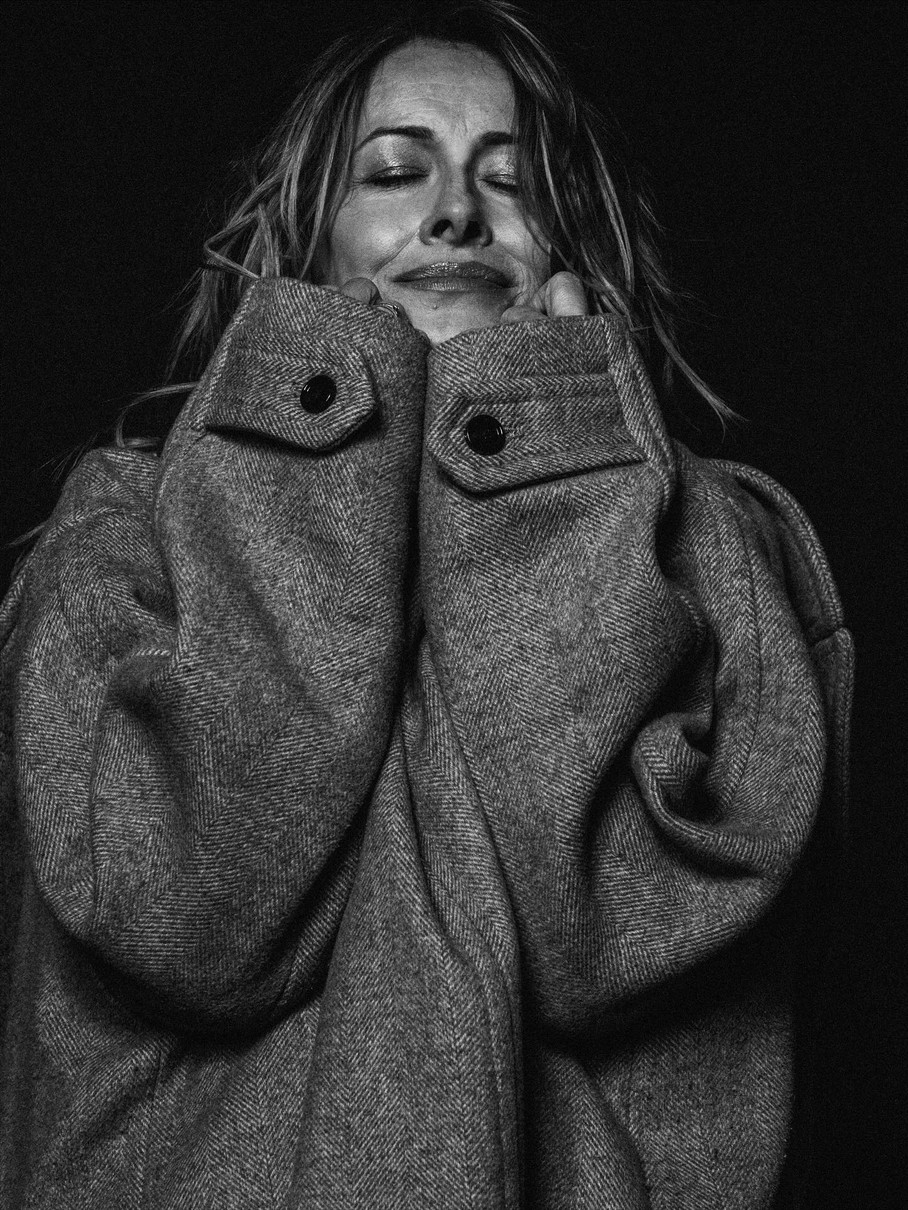 Затишне велике пальто - найкращий одяг для похмурої осені 