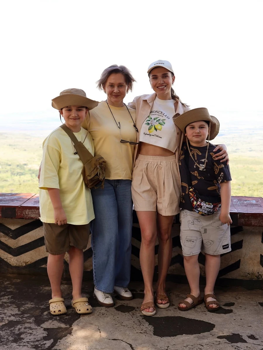 Саша Бо повезла синів на екзотичний відпочинок